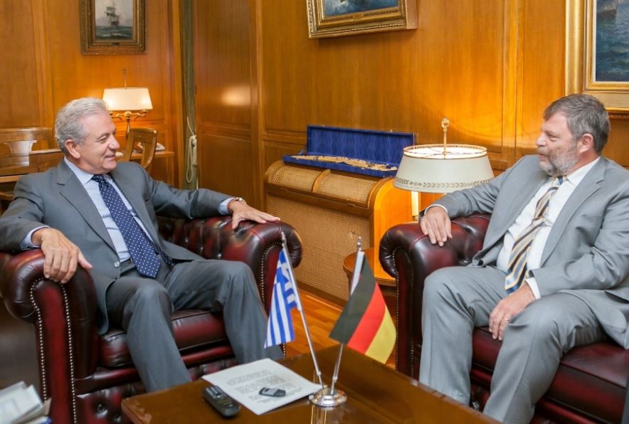Συνάντηση Δ.Αβραμόπουλου με τον πρέσβη της Γερμανίας
