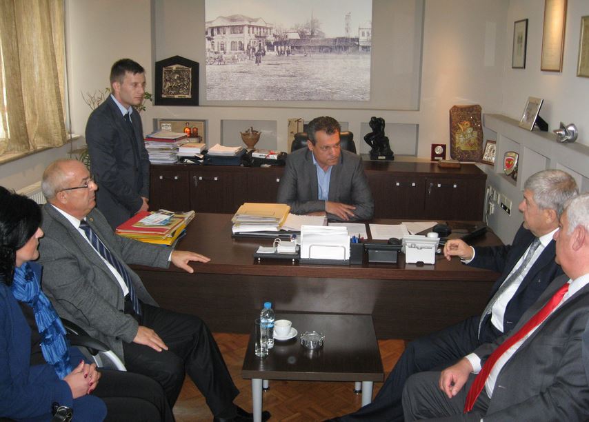 Αντιπροσωπέια από τα Επιμελητήρια της Αδριανούπολης και της Σμύρνης, επισκέφθηκε τον δήμαρχο Κομοτηνής