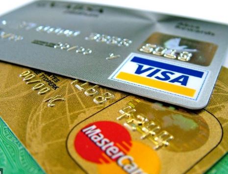 Πώς βρίσκουν οι απατεώνες το PIN στην πιστωτική σας κάρτα