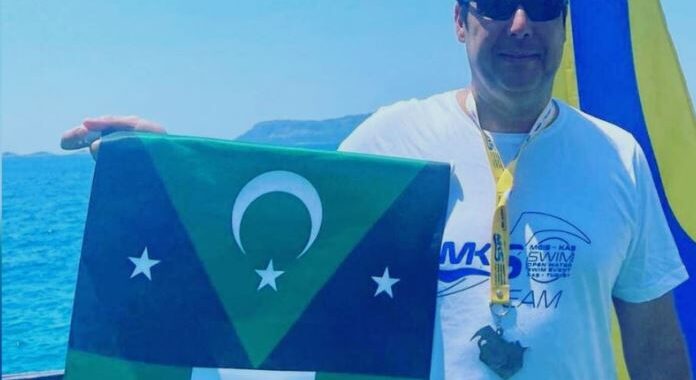 Τούρκος αντιδήμαρχος σήκωσε σημαία της «ανεξάρτητης Δυτικής Θράκης» σε αγώνες κολύμβησης