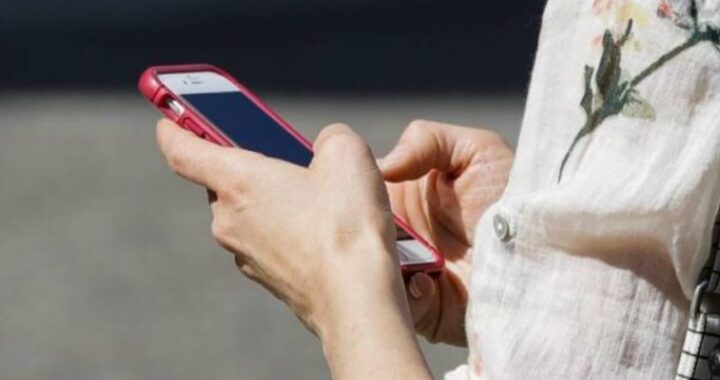 Με υπέρταση κινδυνεύουν όσοι μιλούν στο κινητό για πάνω από 30 λεπτά την εβδομάδα